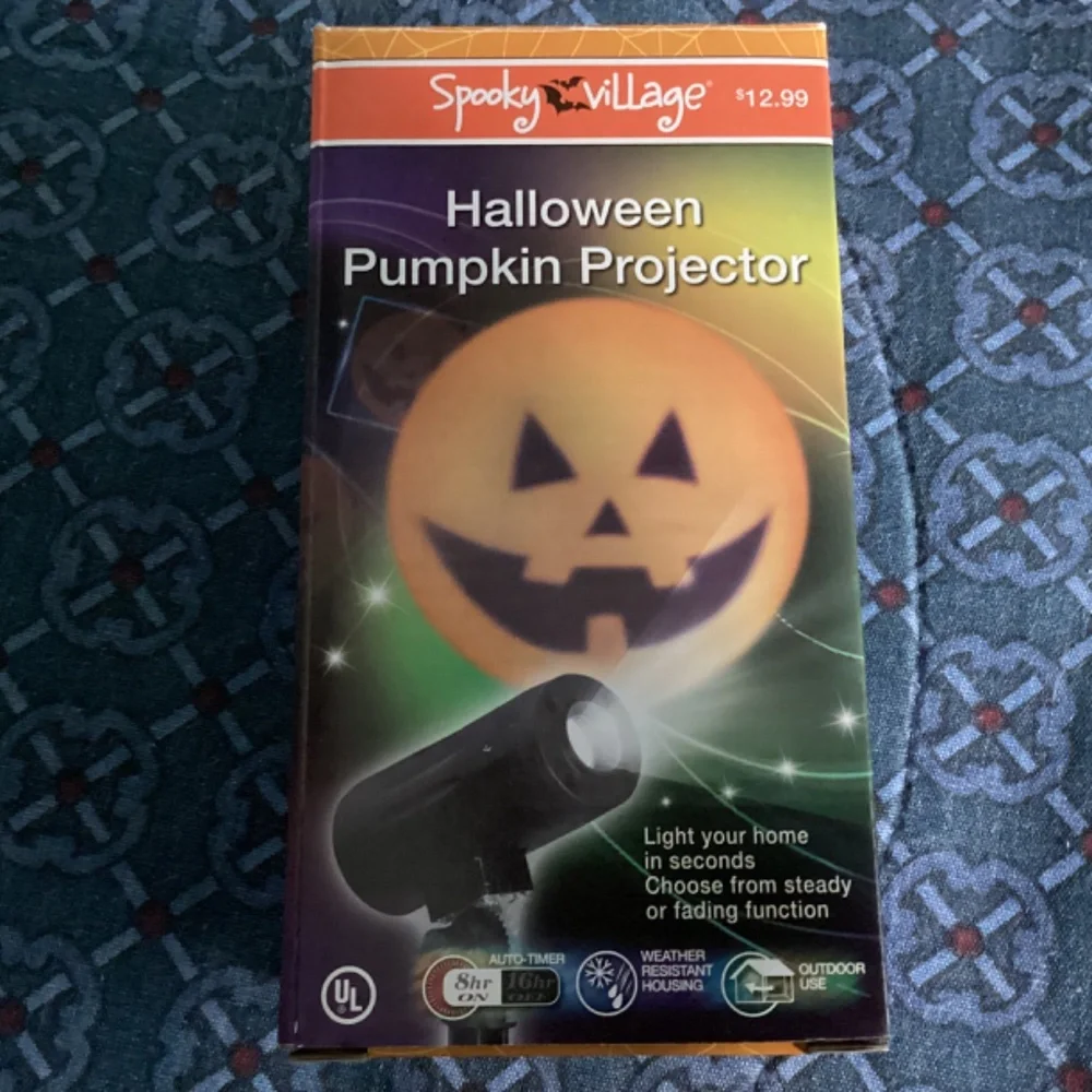 Spooky Village Halloween Pumpkin Projector NEW in box